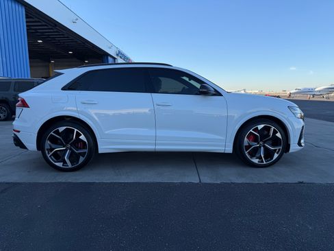 Used 2021 Audi RS Q8 Sport Utility 4D image 5