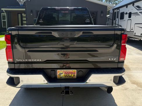 Used 2024 Chevrolet Silverado 2500 LTZ w/ LTZ Plus Package AWD/4WD image 9