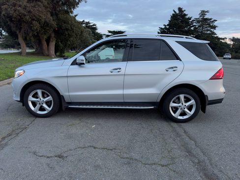 Used 2016 Mercedes-Benz GLE 300d 4MATIC image 4