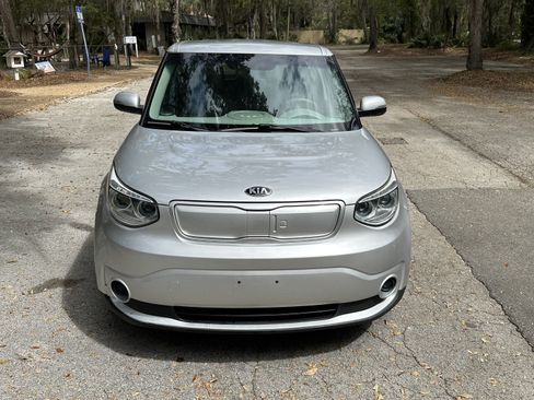 Used 2016 Kia Soul EV image 2