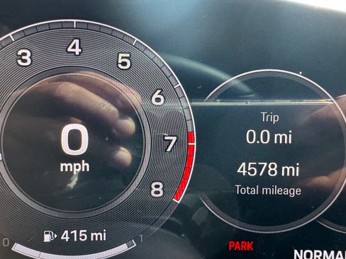 Used 2025 Porsche Cayenne S image 9