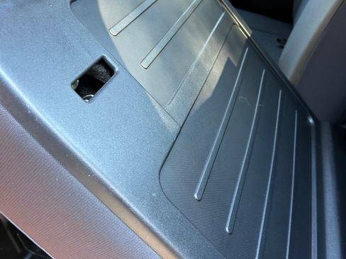 Used 2016 Toyota Tacoma TRD Off-Road w/ Premium & Technology Package image 21