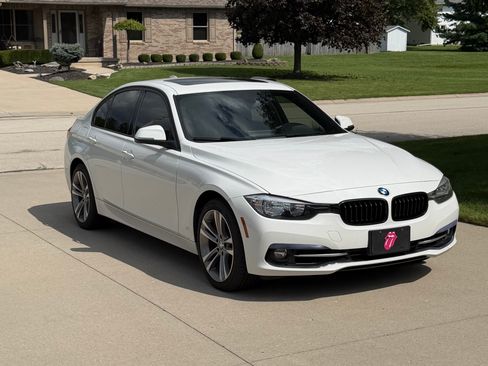 Used 2016 BMW 328i xDrive Sedan AWD/4WD image 2