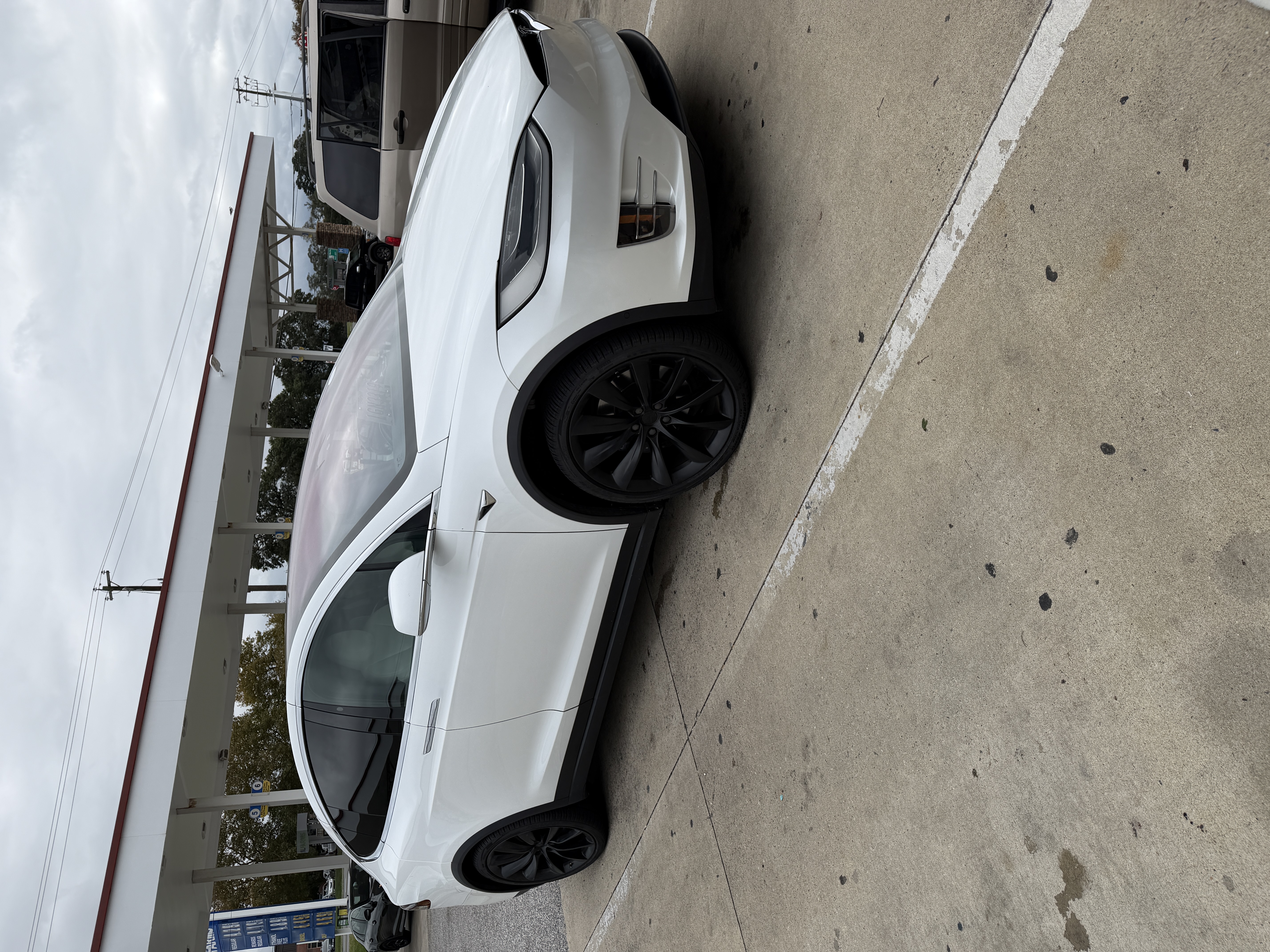 Used 2021 Tesla Model X Long Range AWD/4WD image 4