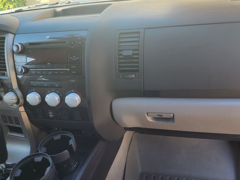 Used 2010 Toyota Tundra 4x4 Double Cab image 8