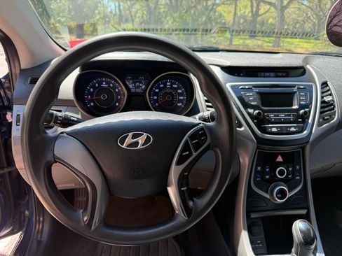 Used 2016 Hyundai Elantra SE image 9