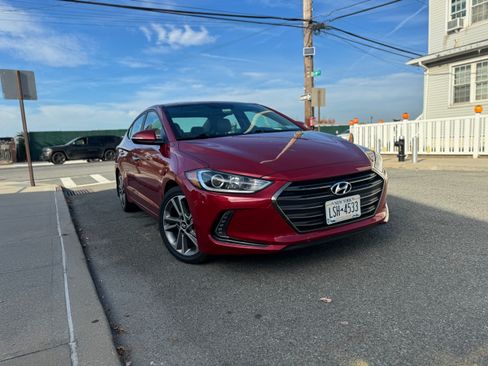 Used 2017 Hyundai Elantra Limited w/ Limited Tech Package 04 FWD image 2