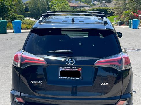 Used 2017 Toyota RAV4 XLE FWD image 5