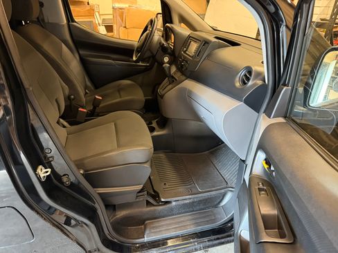 Used 2016 Nissan NV200 SV w/ Technology Package FWD image 13