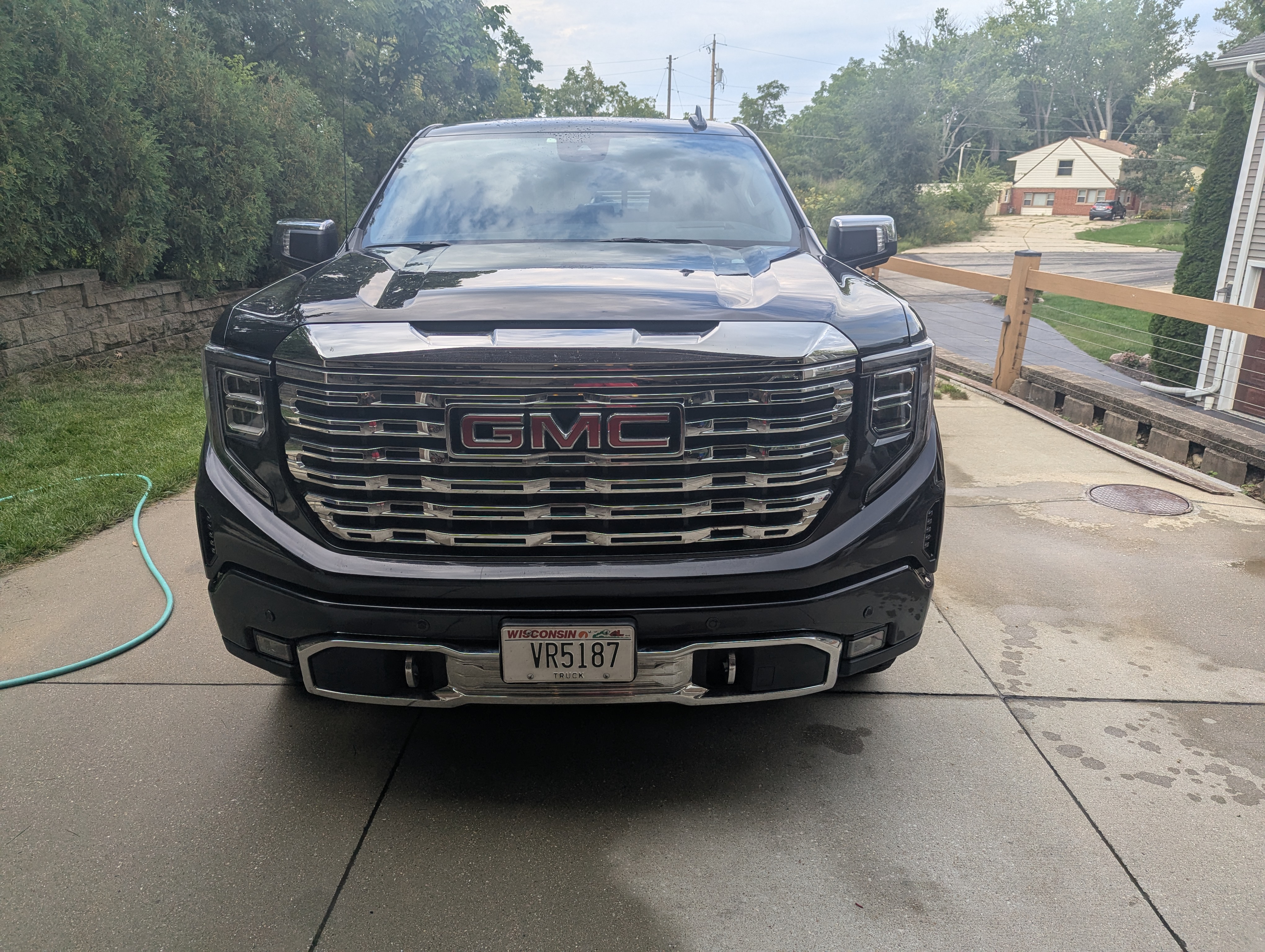 Used 2025 GMC Sierra 1500 Denali w/ Technology Package AWD/4WD image 4