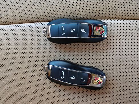 Used 2014 Porsche Panamera S image 13