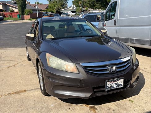 Used 2011 Honda Accord LX image 1