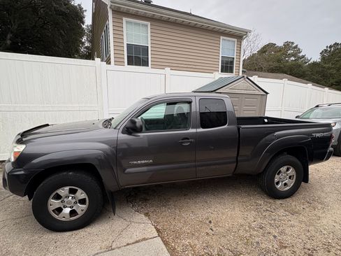 Used 2013 Toyota Tacoma 4x4 Access Cab V6 image 1
