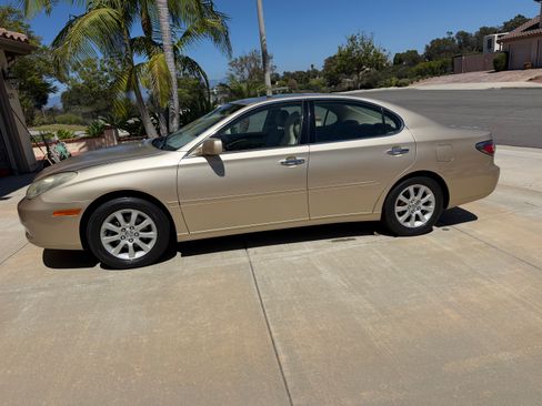 Used 2003 Lexus ES 330 w/ Premium Pkg FWD image 7