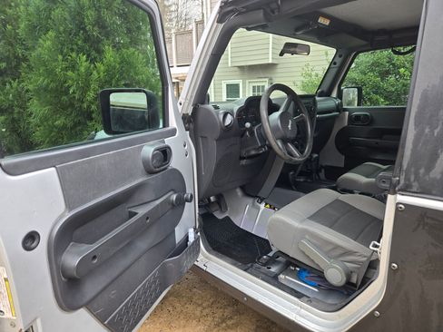 Used 2007 Jeep Wrangler X image 12