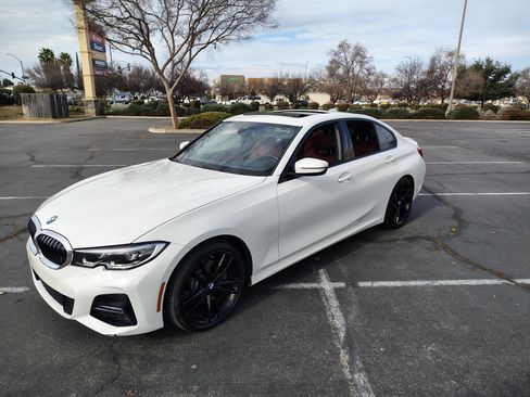 Used 2022 BMW 330i Sedan w/ M Sport Package image 1