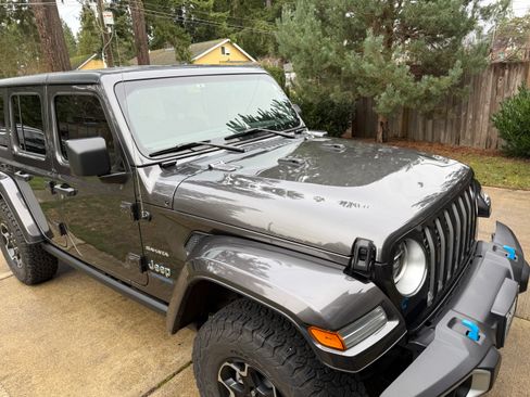 Used 2022 Jeep Wrangler Unlimited Sahara image 4
