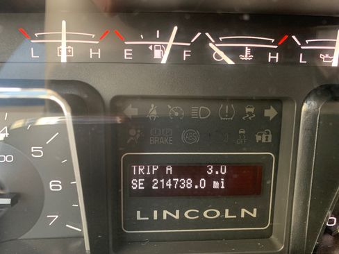 Used 2013 Lincoln Navigator 2WD w/ HD Trailer Tow Pkg image 12