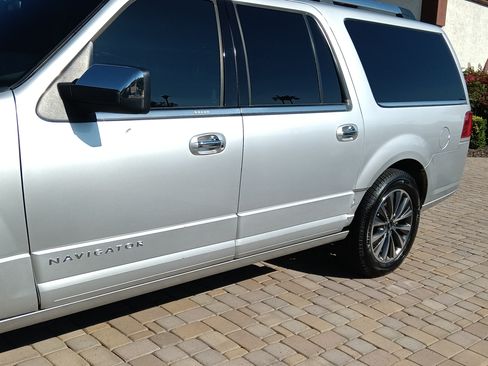 Used 2016 Lincoln Navigator L Select image 2