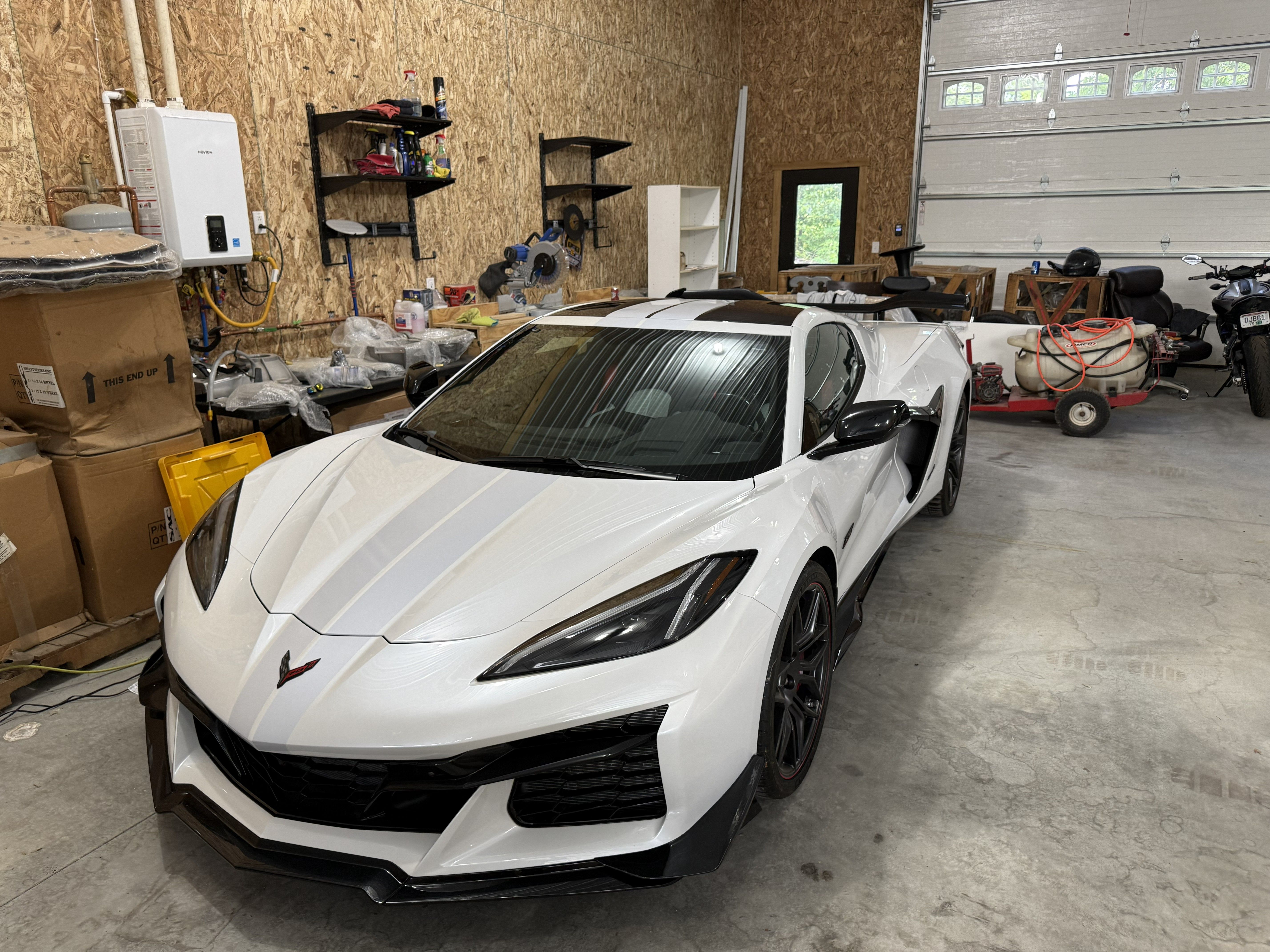 Used 2023 Chevrolet Corvette Z06 RWD image 2