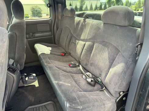 Used 2001 Chevrolet Silverado 1500 LS w/ Firm Ride Suspension Pkg AWD/4WD image 9