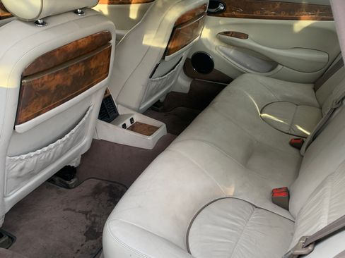 Used 2001 Jaguar XJ Vanden Plas image 6