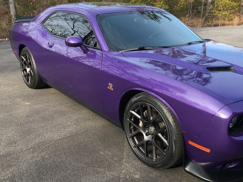 Used 2016 Dodge Challenger R/T Scat Pack w/ Leather Interior Group RWD image 4