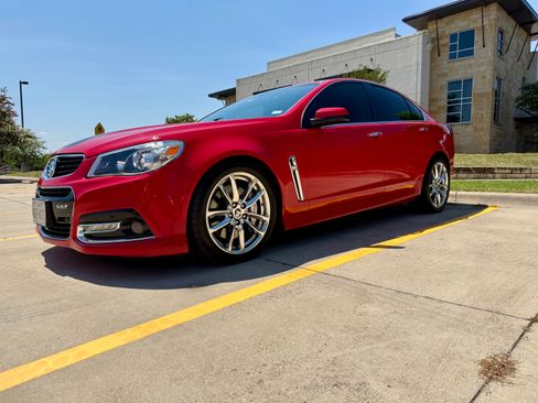 Used 2014 Chevrolet SS RWD image 2
