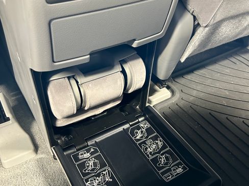 Used 2009 Toyota Highlander 4WD image 11