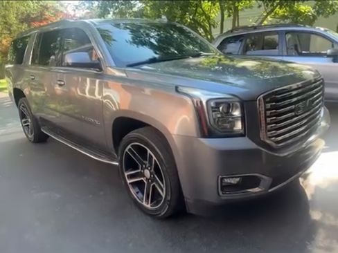 Used 2020 GMC Yukon XL SLT w/ Value Plus Edition AWD/4WD image 1