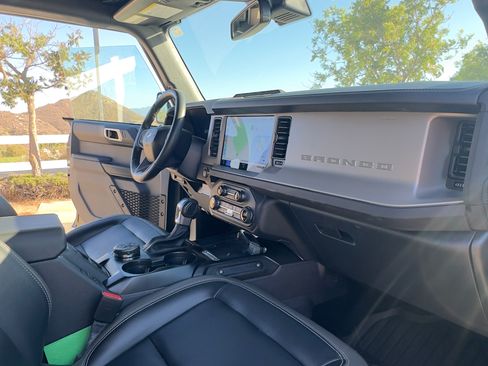 Used 2025 Ford Bronco Outer Banks AWD/4WD image 11