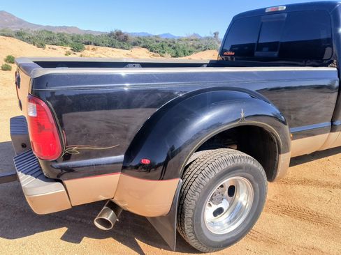 Used 2012 Ford F350 King Ranch w/ King Ranch w/Chrome Pkg image 8