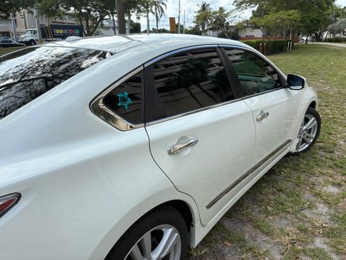 Used 2014 Nissan Altima 3.5 SL w/ Technology Package image 11