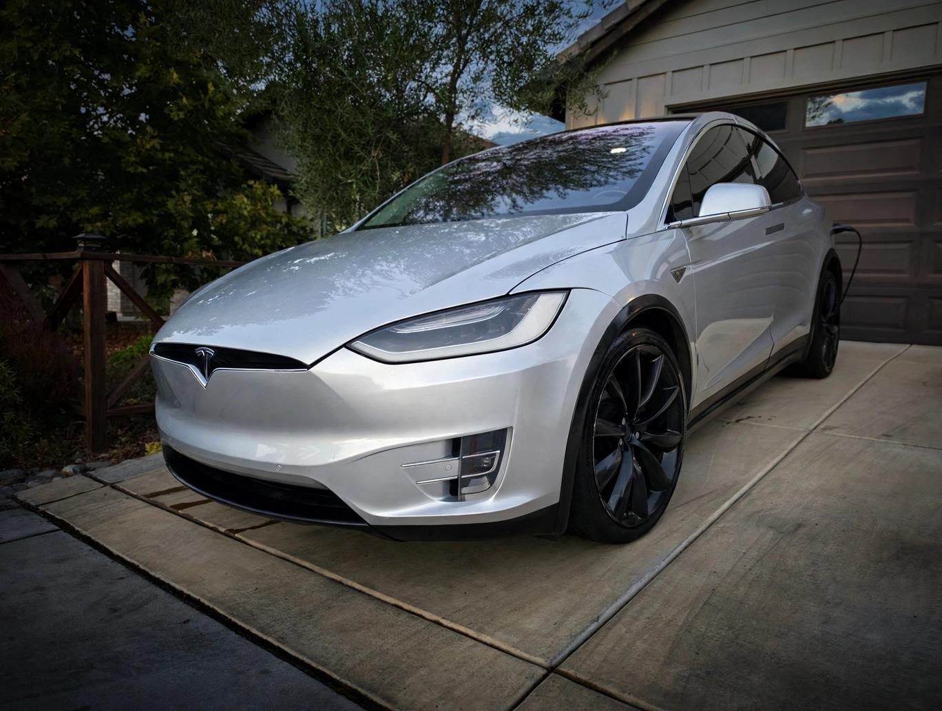 Used 2016 Tesla Model X 90D AWD/4WD image 1