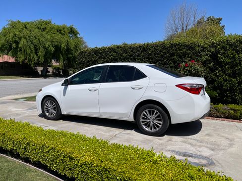 Used 2014 Toyota Corolla LE image 11