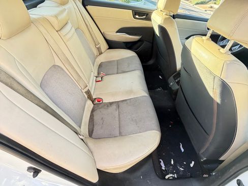 Used 2018 Honda Clarity Plug-In Hybrid image 6