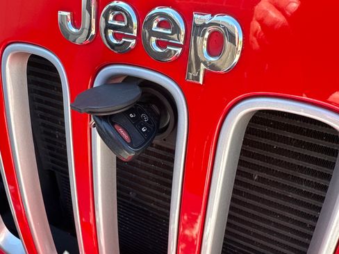 Used 2017 Jeep Wrangler Unlimited Sahara w/ Max Tow Package image 16