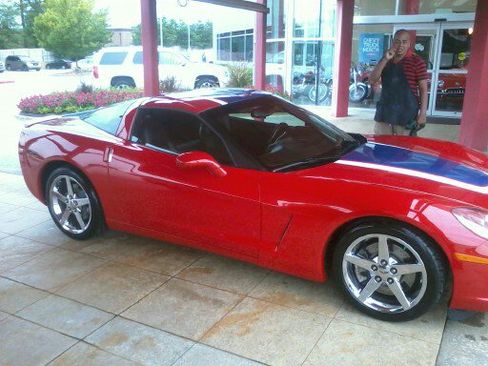 Used 2007 Chevrolet Corvette Coupe w/ Performance Package image 1