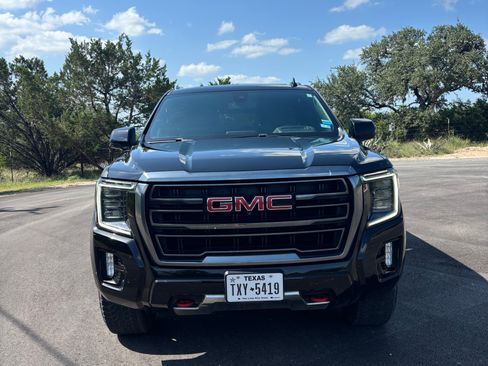 Used 2021 GMC Yukon XL AT4 w/ AT4 Premium Package AWD/4WD image 4