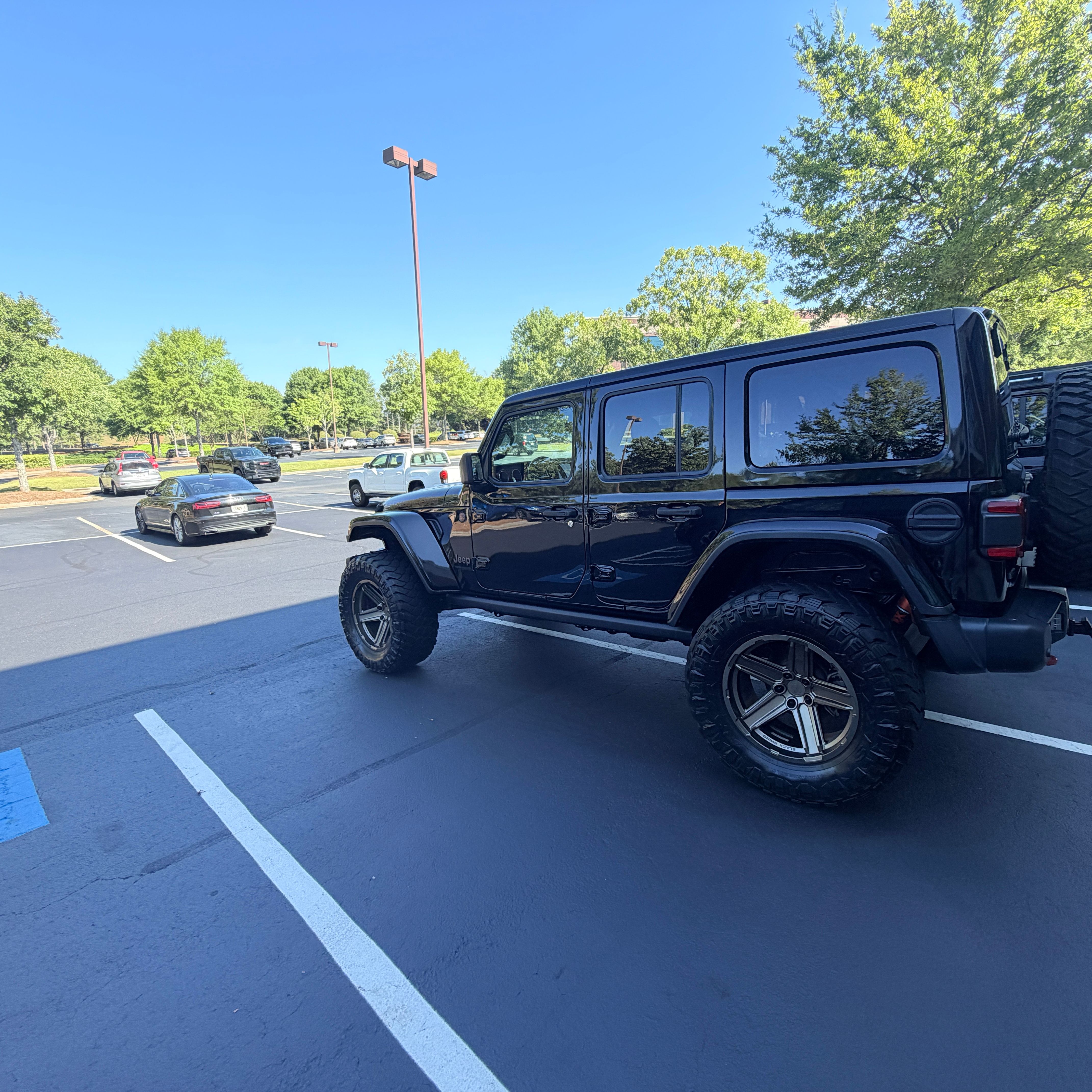 Used 2021 Jeep Wrangler Unlimited Rubicon AWD/4WD image 2