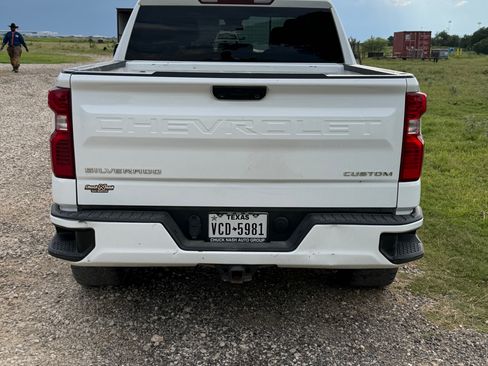Used 2023 Chevrolet Silverado 1500 Custom AWD/4WD image 6