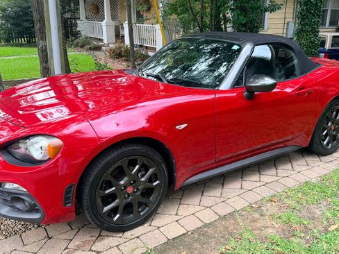 Used 2017 FIAT 124 Spider Abarth RWD image 8