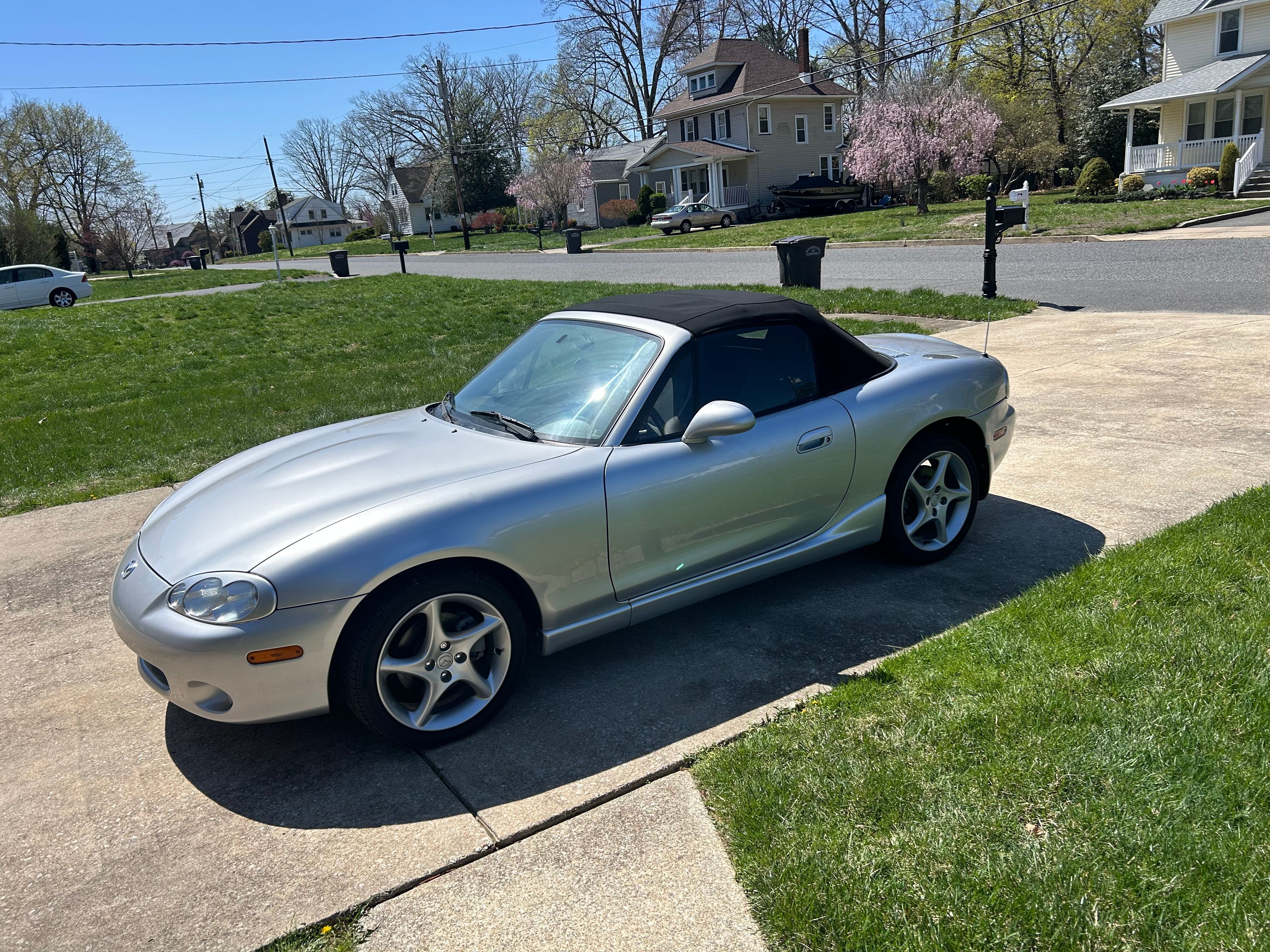 Used 2003 MAZDA MX-5 Miata LS RWD image 1