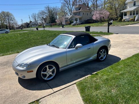 Used 2003 MAZDA MX-5 Miata LS RWD image 1