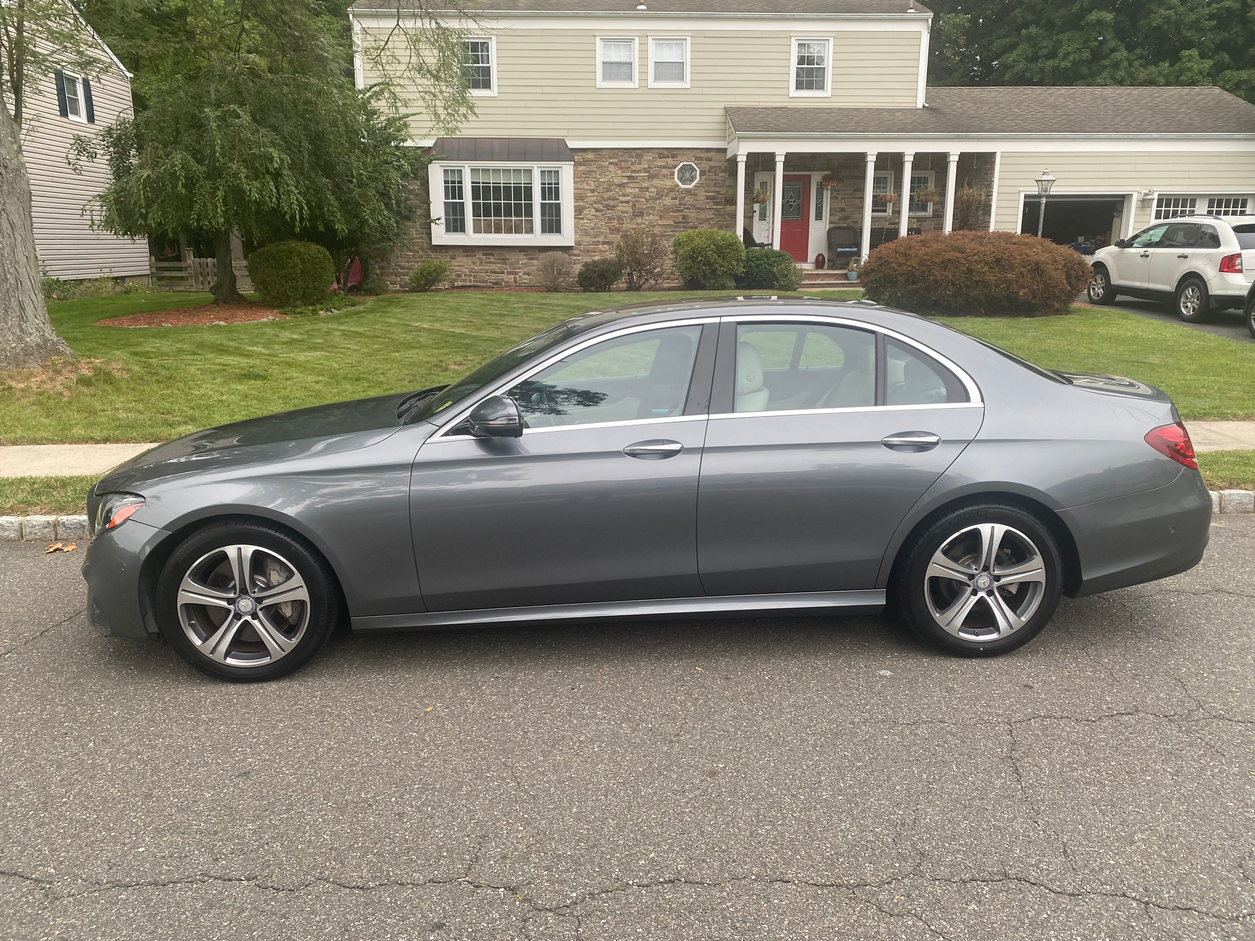 Used 2017 Mercedes-Benz E 300 4MATIC image 12