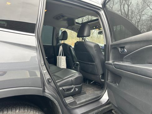 Used 2017 Honda Pilot Touring image 10