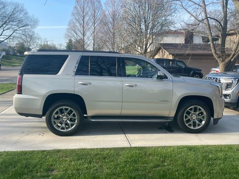 Used 2015 GMC Yukon SLT w/ HD Trailering Package image 4