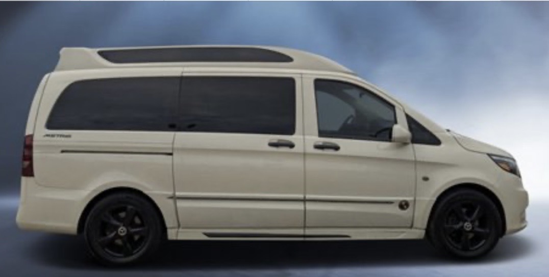 Used 2021 Mercedes-Benz Metris Passenger image 2