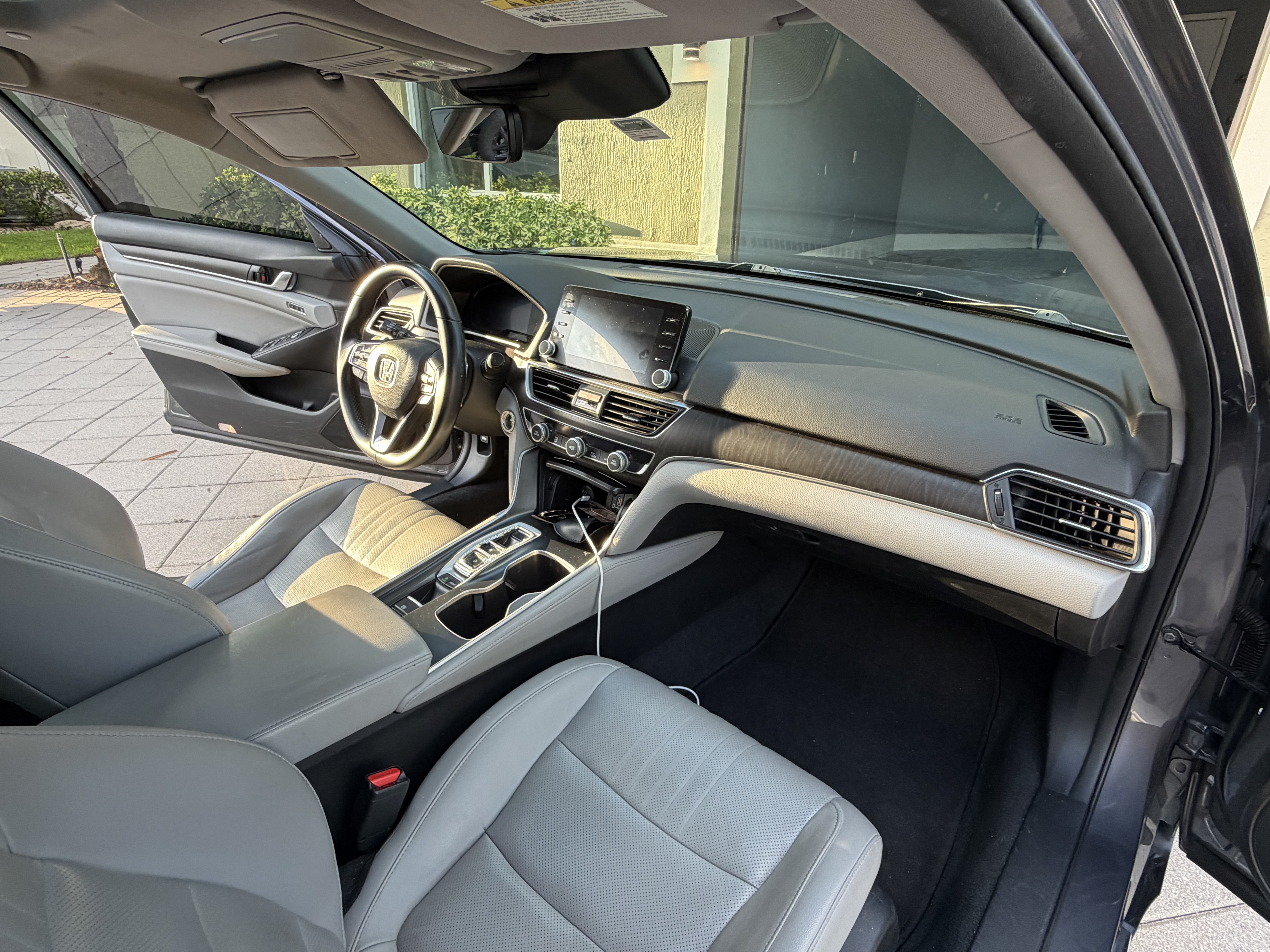 Used 2018 Honda Accord EX-L image 10