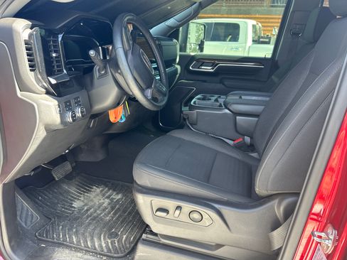 Used 2024 GMC Sierra 3500 SLE w/ SLE Value Package image 5